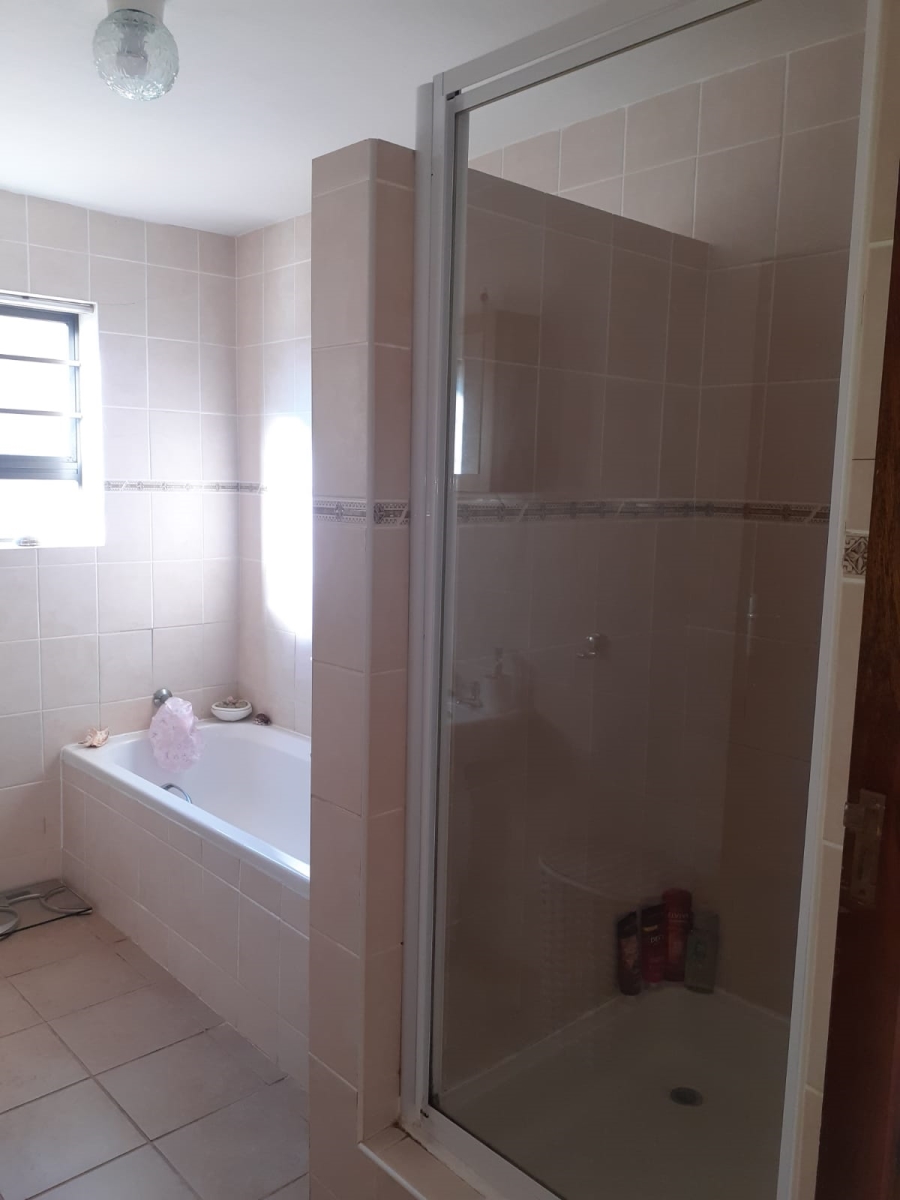 To Let 2 Bedroom Property for Rent in Wavecrest Eastern Cape